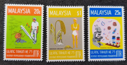 Malaysia Institute Of Medical Research 1976 Insect Crop Food Virus Microscope Malaria Medicine Health (stamp) MNH - Malaysia (1964-...)