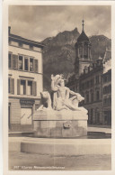 E1049) GLARUS - Monumentalbrunnen U. Häuser - Tolle FOTO AK - Glaris Sur