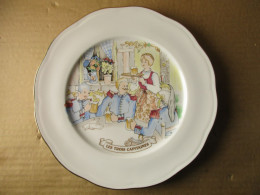 Assiette Plate Animée - Les Trois Capitaines - Porcelaine De Limoges France - Kanterbrau - La Bière De Maître Kanter - Platos