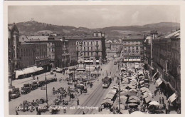 3736 103 Linz, Franz Josef Platz Mit Pöstlingberg.  - Linz