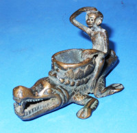 Bronze Monkey On A Crocodile Pipe Lotus Bowl 6 Cm Tall - Asian Art