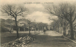 83 , LA GARDE FREINET ,  L'Esplanade , * 251 80 - La Garde Freinet