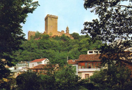 1 AK Spanien * Ansicht Von Monforte De Lemos Mit Der Burg Und Dem Wehrturm Torre Da Homenaxe Aus Dem 14. Jh. * - Autres & Non Classés