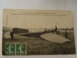 YVELINES-AERODROME DE TOUSSUS LE NOBLE-APPAREIL ROBERT ESNAULT PELTERIE PILOTE PAR ME MARIE L'ATERRISSAGE - Toussus Le Noble