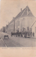 483198Naarden, Infanterie Kazerne. Rond 1900. (zie Hoeken) - Naarden