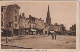 FRANCE - NUEVILLE-on-Poitou.   La Place Et L'Eglise Cote Est - Neuville En Poitou