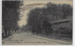 CPA - Arès - Un Coin De La Place Et Route De La Plage - Arès