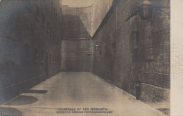 Glimpses Of Old Newgate Prison London Exercise Ground Prisoner Postcard - Police - Gendarmerie