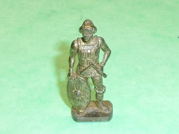 Kinder / Figurines En Métal : Hun 4 C    TB116C - Figurine In Metallo