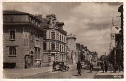 10: Sainte-Savine : La Poste Et L'Avenue Galiéni ( C.p.s.m. ) - Sonstige & Ohne Zuordnung