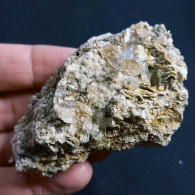 #V25 - QUARZO, Calcite, Muscovite Cristalli (Val Bedretto, Svizzera) - Minéraux