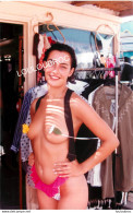 SAINT TROPEZ A L'HEURE MEXICAINE 07/1994   PHOTO AGENCE ANGELI 27x18cm R3 - Pin-ups