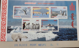 O) 1997 MONGOLIA, SPECIMEN, GREENPEACE, PENGUIN IN SNOW, WATER, MOUNTAIN,  LARGE GROUP OF PENGUINS, MNH - Mongolie