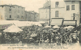 69 , ST SYMPHORIEN SUR COISE , Place Du Mezel Un Jour De Marché , * 328 76 - Saint-Symphorien-sur-Coise