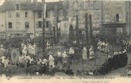 43 , SAUGUES , La Procession Des Penitents Blancs En Auvergne , CF * 345 73 - Saugues