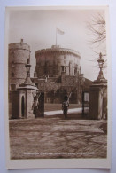 ROYAUME-UNI - ANGLETERRE - BERKSHIRE - WINDSOR - Castle - Entrance - Windsor Castle