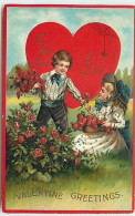 N°12987 - Carte Gaufrée - Valentine Greetings - To The One I Love - Garçon Offrant Des Roses à Une Jeune Fille - Valentine's Day