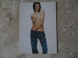 CPM Publicitaire Pin Up Buste Nu En Pantalon De  JEANS - LEVIS ENGINEERED JEANS - Pin-Ups