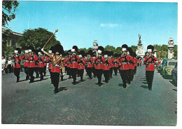 GUARD'S BAND LEAVING BUCKINGHAM PALACE.-  LONDRES.- ( REINO UNIDO ). - Buckingham Palace