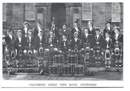 CARTULINA POSTAL.- CALUMDON GIRL'S PIPE BAND.-  INVERNESS.-  ( ESCOCIA ) - Inverness-shire