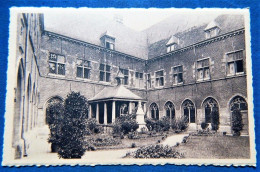 LESSINES  - Hôpital N. D. à La Rose  -  Préau Et Monument à Soeur Marie-Rose Carouy - Lessen