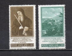 VATICAN   N° 432 + 433   NEUFS SANS CHARNIERE    COTE  0.75€    SAINT BENOIT - Unused Stamps