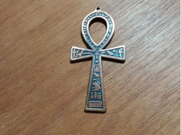 T1 // CROIX EGYPTIENNE  ANKH 8 X 4 CMS - Autres & Non Classés