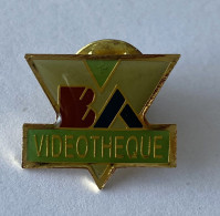 PINS VIDEOTHEQUE B A / NEUF   / 33NAT - Films