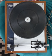 (MU)(CZ) Platine Tourne Disque THORENS TD160  (Musique, HIFI) - Objetos Derivados