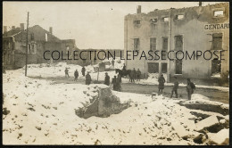 VIGNEULLES - RUE GRANDE ET GENDARMERIE DETRUITES - SOLDATS ALLEMANDS - CAVALIER - CIVILS AU TRAVAIL - VERS 1914 - Vigneulles Les Hattonchatel