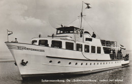 4905 137 Schiermonnikoog, De ,, Schiermonnikoog'' Nadert Het Eiland. (Fotokaart.) (Doordruk Stempel.) - Schiermonnikoog