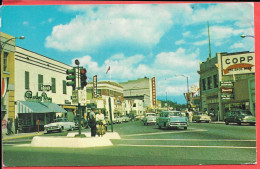 Carte Postale Couleur écrite, Chilliwack, Autos Américaines, Chevrolet 1957, Ford 1954, Dodge, Chrysler, Mercury, Nash.. - Vancouver