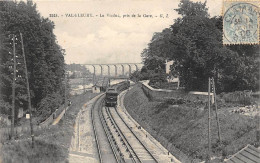 Meudon         92           Val Fleury .  Le Viaduc Près De La Gare. Train     (voir Scan) - Meudon