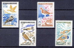 Réf 79 < SAINT PIERRE Et MIQUELON < Yvert N° 364 à 367 * MH * < Cote 8.80 € --- Eiders Sarcelles Gravelots Lagopedes - Unused Stamps