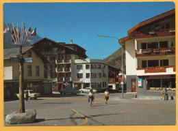 SAAS ALMAGELL Dorfplatz Auto - Saas-Almagell