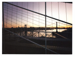 NEW YORK CITY (ESTADOS UNIDOS) // THE MANHATTAN BRIDGE THROUGH THE BROOKLYN BRIDGE CABLES (1981) - Puentes Y Túneles