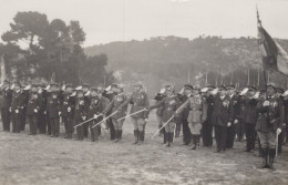 TRES BELLE CARTE PHOTO / OFFICIERS TRES MEDAILLES !!! - Uniformi