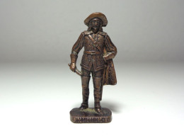 [KNR_0128] KINDER, 1978 - Musketeers II > MOSCHETTIERE - 4 - RP 1482 PATENT (40 Mm, Copper) - Figurine In Metallo