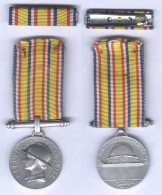 Médaille D'Honneur Des Sapeurs Pompiers 1935 - 2017 - France