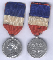 Médaille D'Honneur Du Commerce Et De L'Industrie - 20 Ans De Service - Nominative 1900 - France