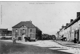 Conlie Les Halles La Place Du Marché - Conlie