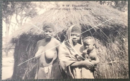 ELISABETHVILLE CONGO BELGE BELGISCH KONGO Au Village Indigène Femmes « Angola » CP PK édit. Librairie Belge, R. Lcuis - Congo Belge