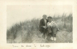 291223 - CARTE PHOTO BELGIQUE - ZEEBRUGGE ZEEBRUGES Dans Les Dunes  - Zeebrugge