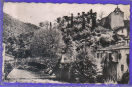 Carte Postale 11. Axat  Le Vieux Pont Et Les Ruines Du Vieux Chateau Très Beau Plan - Axat