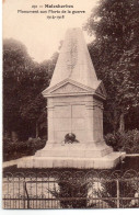 Malesherbes Monument Aux Morts De La Grande Guerre Militaria Patriotique Propagande Honneur à Nos Soldats Conflit - Monuments Aux Morts