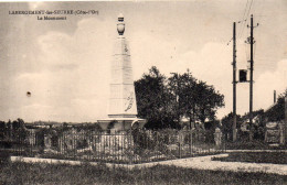 Labergement-les-Seurre Monument Aux Morts Grande Guerre Militaria Patriotique Propagande Honneur à Nos Soldats Conflit - Monuments Aux Morts