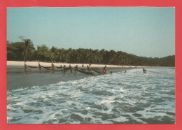 C.P.M.  « SIERRA LEONE  » Les Pêcheurs De " Tokey Village "  - Jolie Vue Générale Animée  X2phots - Sierra Leone