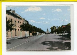 SOLRE-LE-CHATEAU  Perspective Sur Le Clocher Et Eglise St Pierre. Edit Cim N° EC 171-42 - Solre Le Chateau