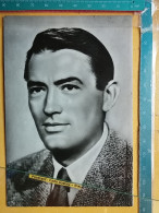 Kov 17-33 - Famous People, Des Personnes Célèbres, Gregory Peck - Ecrivains