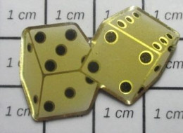 1719 Pin's Pins / Beau Et Rare / JEUX / JEU DE DéS - Giochi